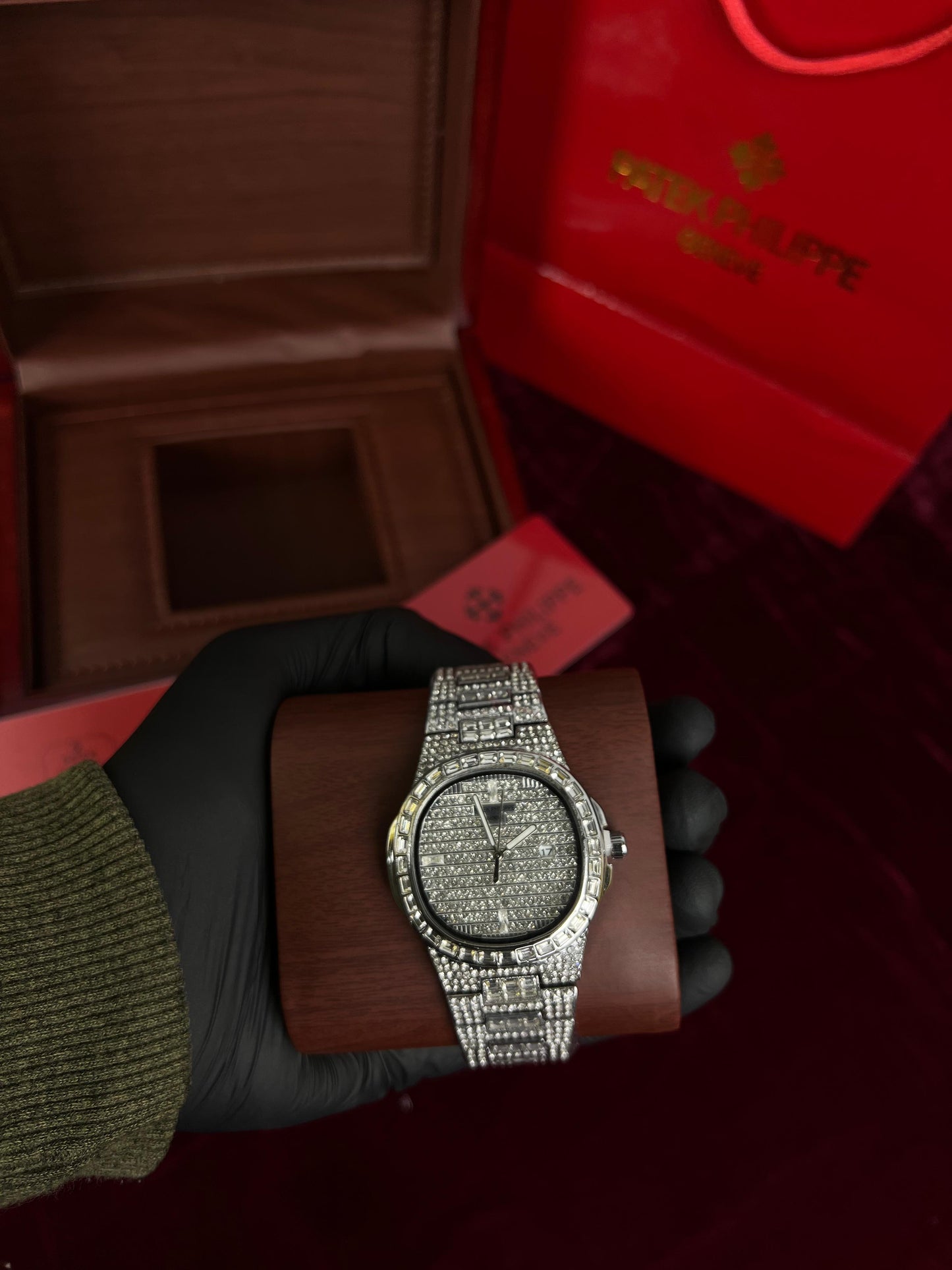 Patek Philipe White Stone